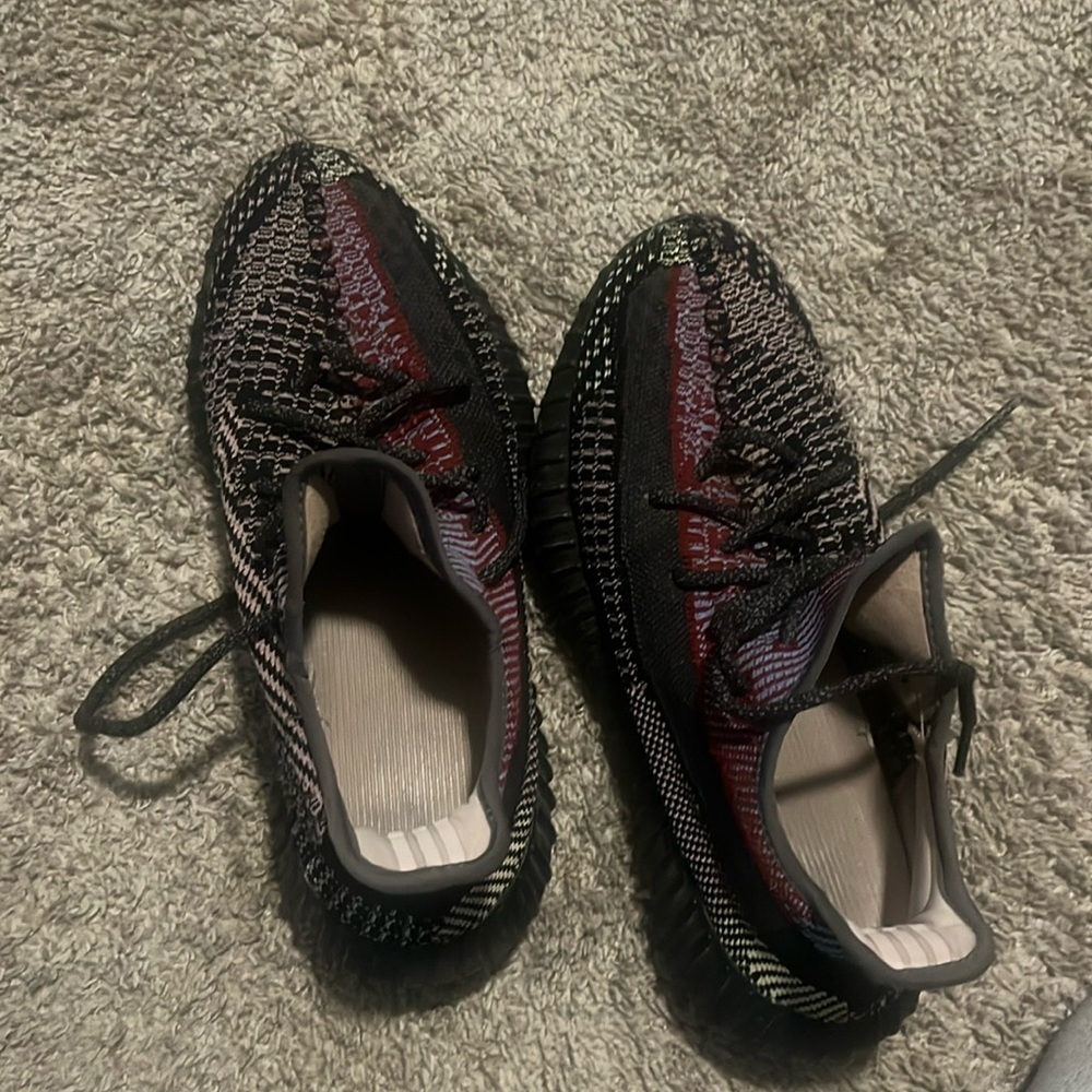 Addis Yeezy Boost 350 V2 size 9.5
